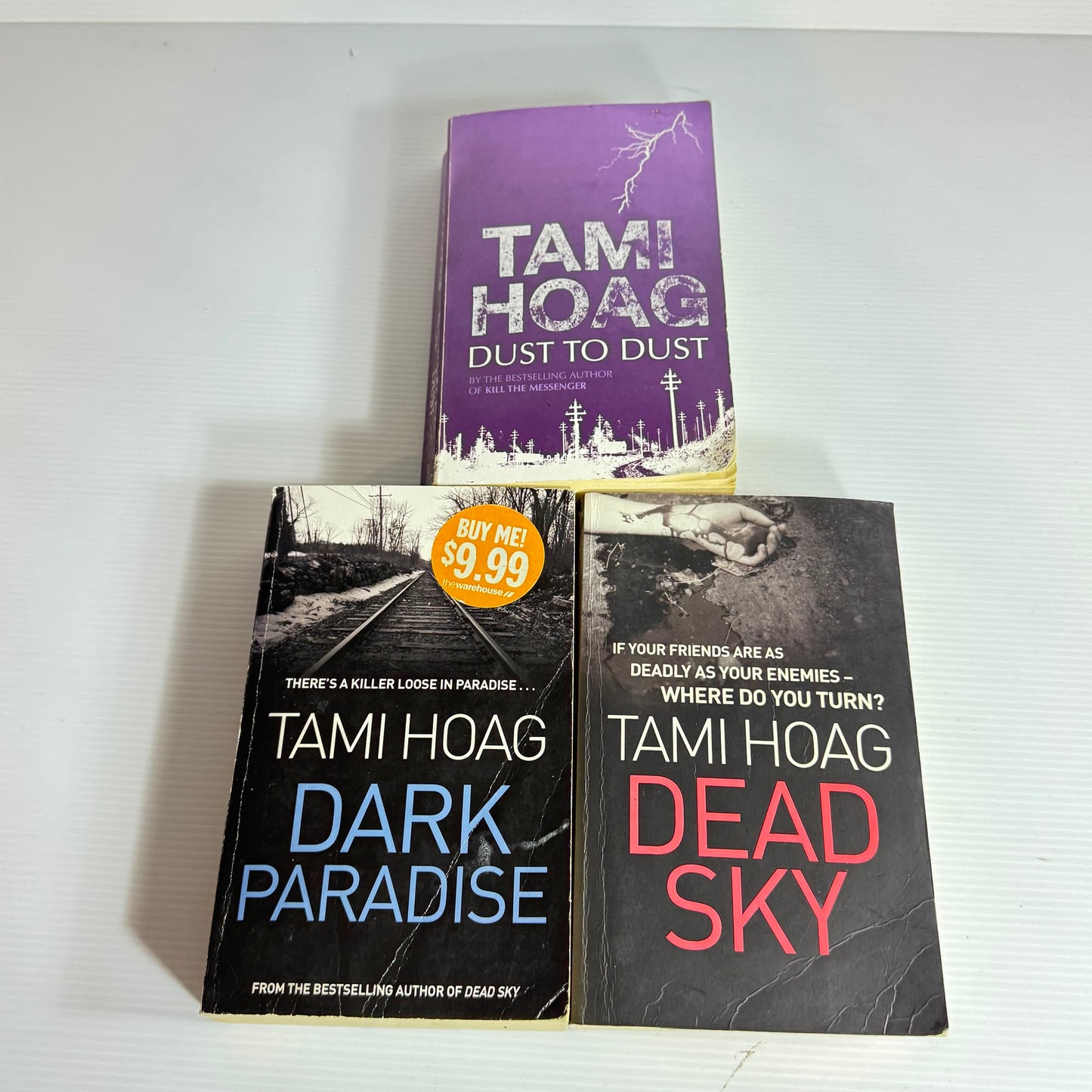 Tami Hoag Book Bundle x 3 : Dust To Dust, Dead Sky, Dark Paradise (3127)