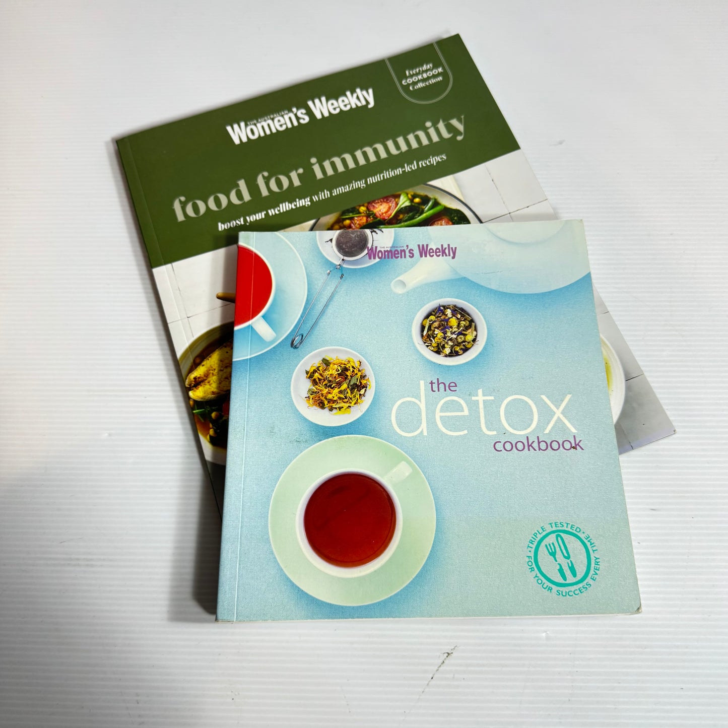 The Australian Women's Weekly Detox & Immunity Cookbook Bundle x 2 : The Detox Cookbook & Food For Immunity  (3315)