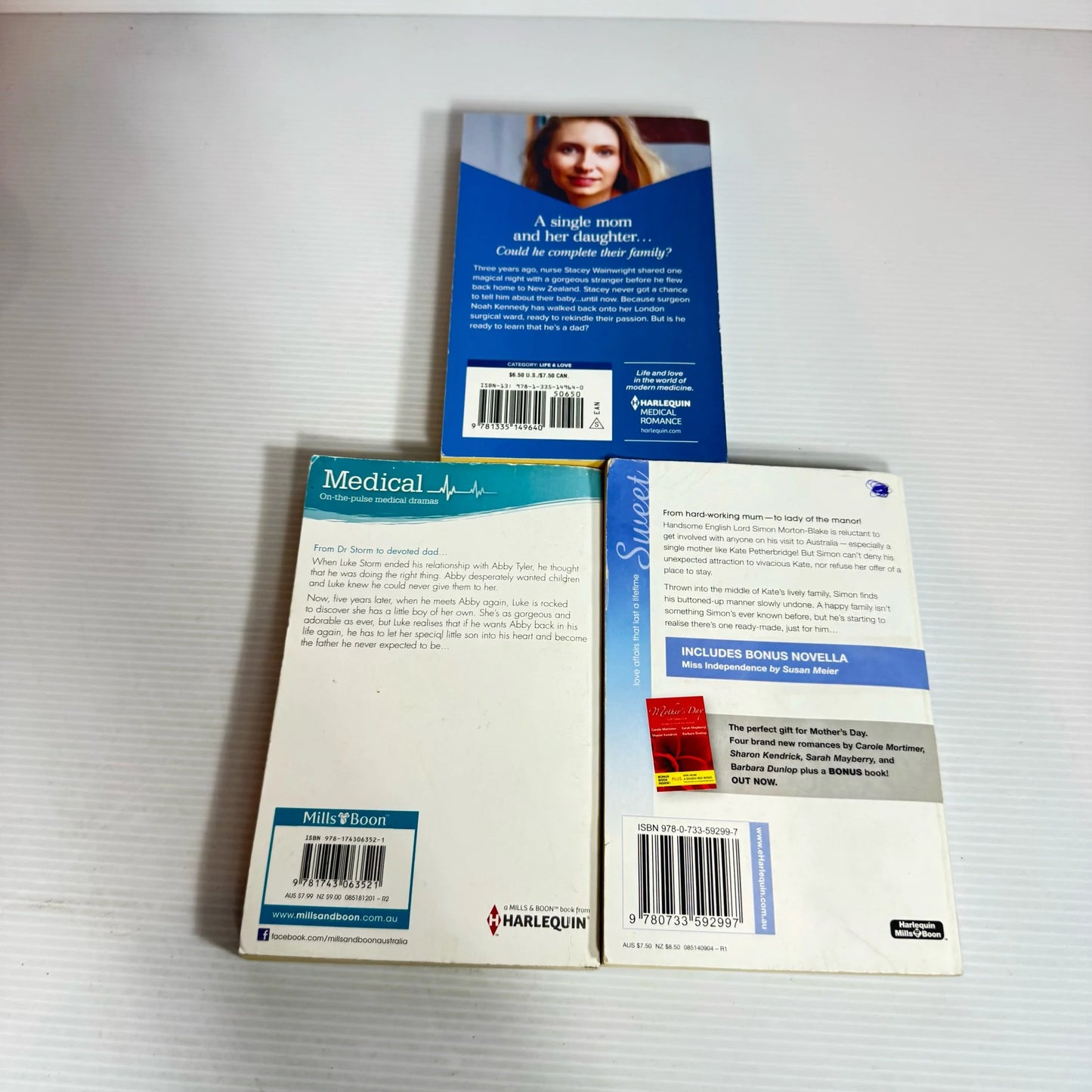 Mills & Boon Medical & Sweet LARGE PRINT Book Bundle x 3 Books (2369)