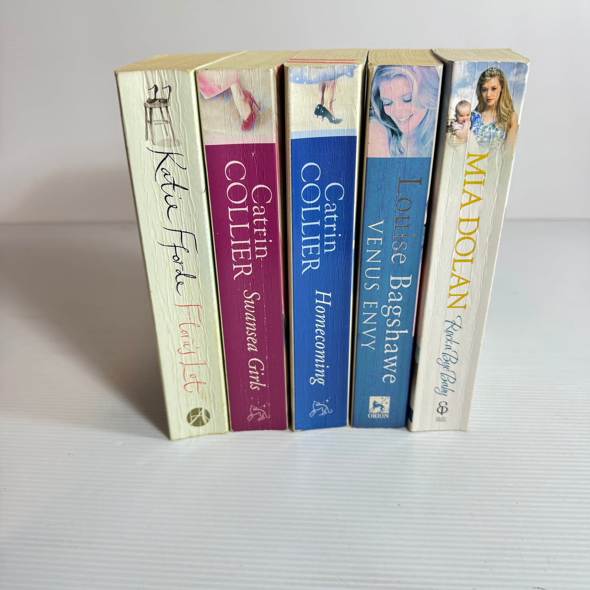 Romantic Family Sage Bundle x 5 : Venus Envy - Louise Bagshawe, Rock A Bye Baby - Mia Dolan, Sawnsea Girls & Homecoming - Catrin Collier, Flory's Lot - Katie Fforde (3353)