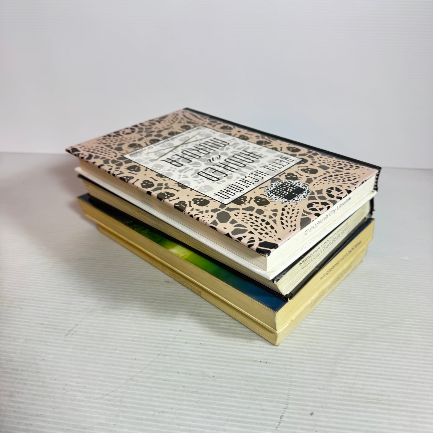 Large Print Crime Book Bundle x 4 Books : Strictly Private Business, Caging The Tiger, Hooked on Murder, A Killer Past(2872)