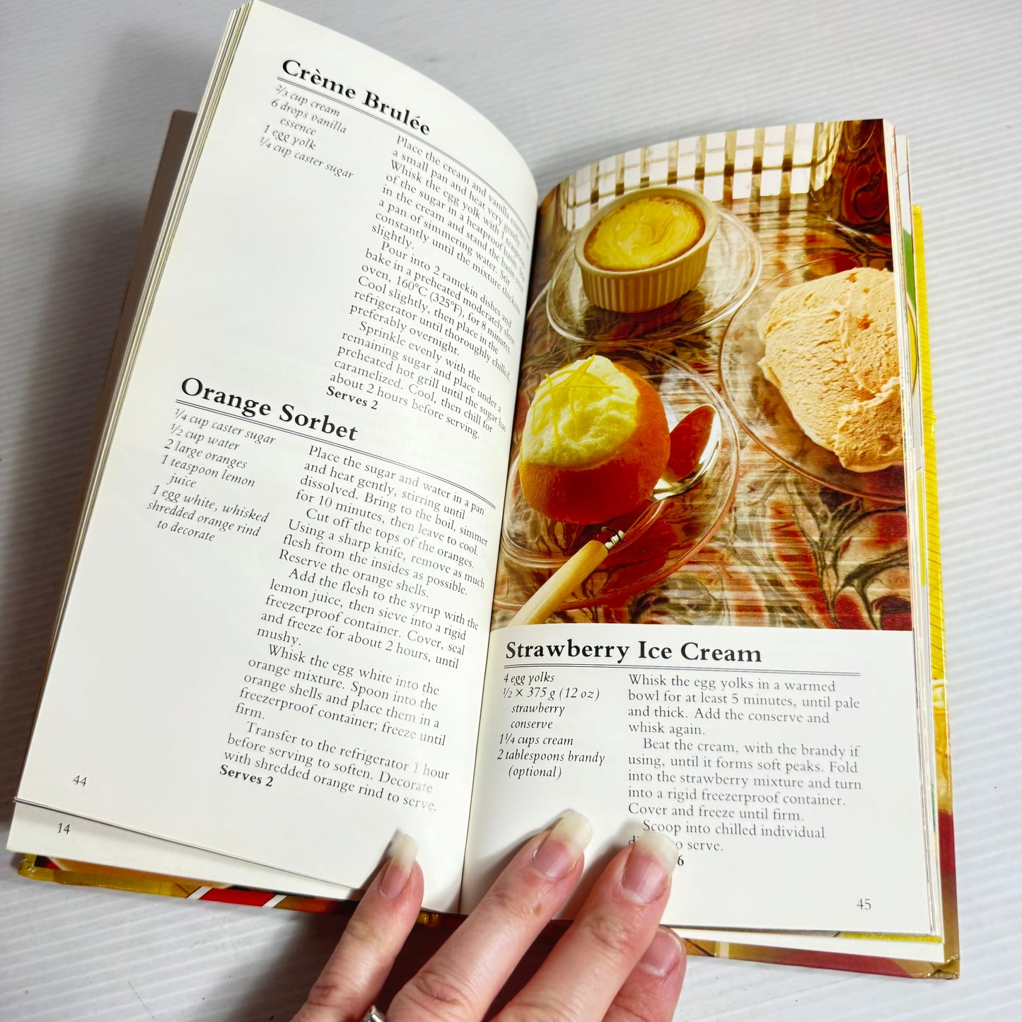 Margaret Fulton Vintage Cookbook Bundle x 2 : Wholefood Cooking (1984) & Entertaining (1984)(2887)