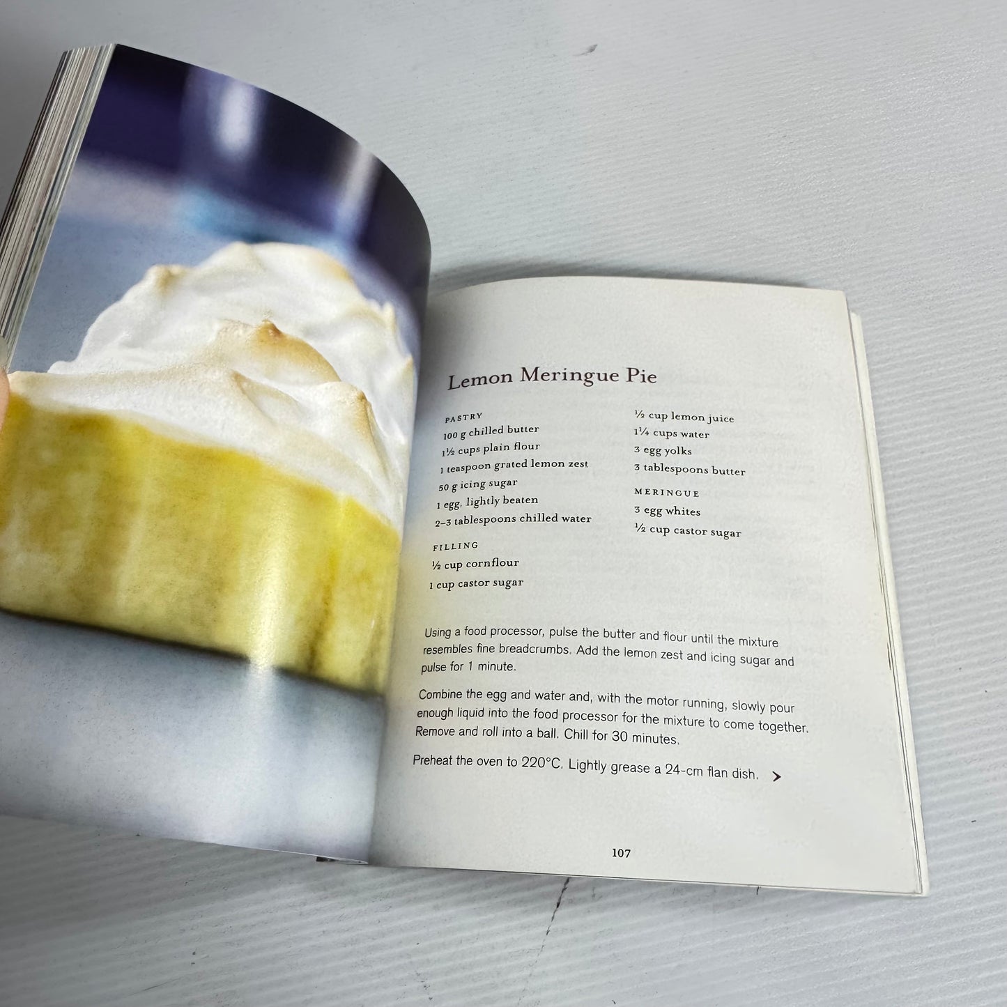 Baking Book Bundle x 3 : Cake Bible, Sweet and Simple Chocolate, Grandma's Sweet Treats (3206)