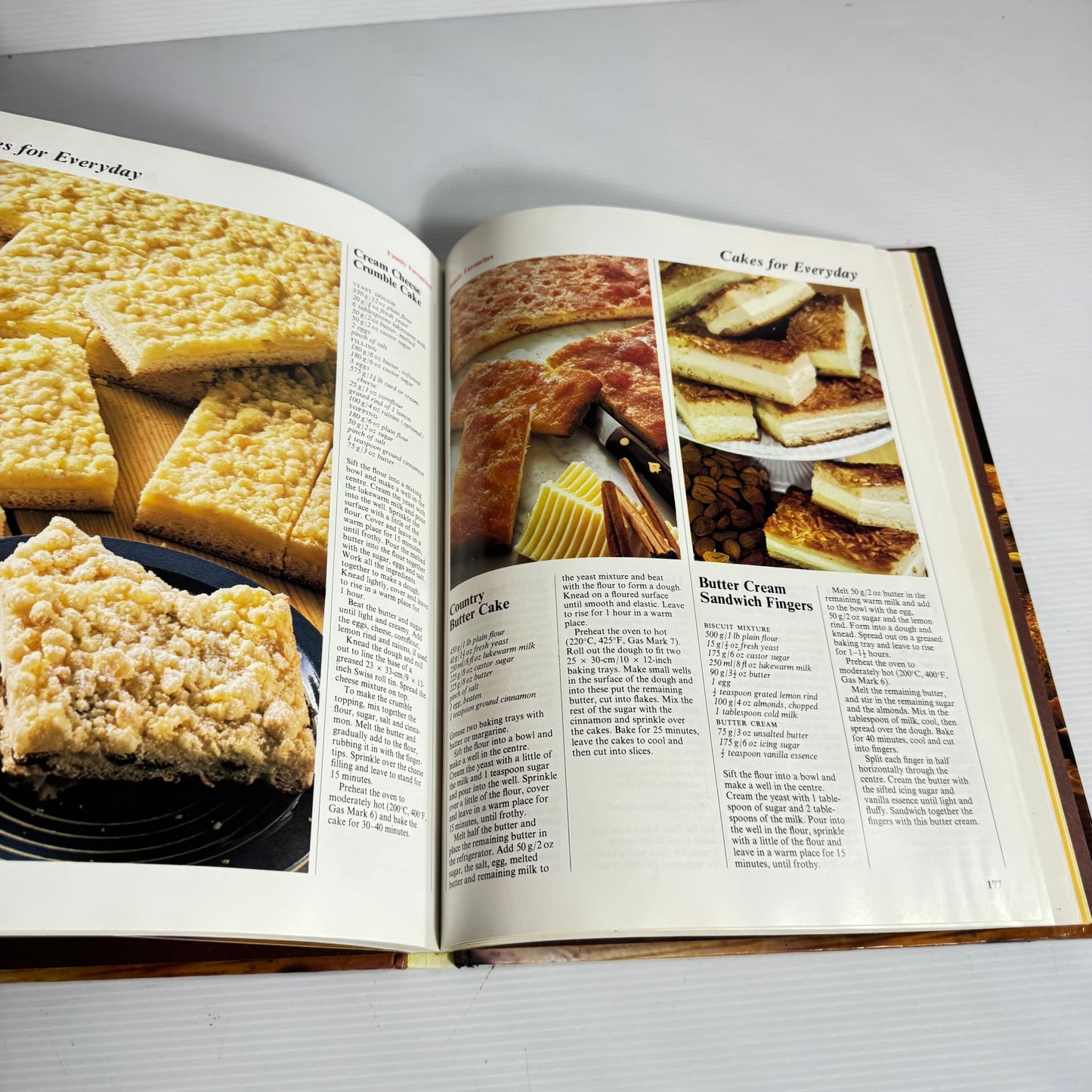 Baking Cookbook Bundle x 2 : The Best of Baking & Baking : Easy-to-Make Great Home Bakes - Carole Clements(3214)
