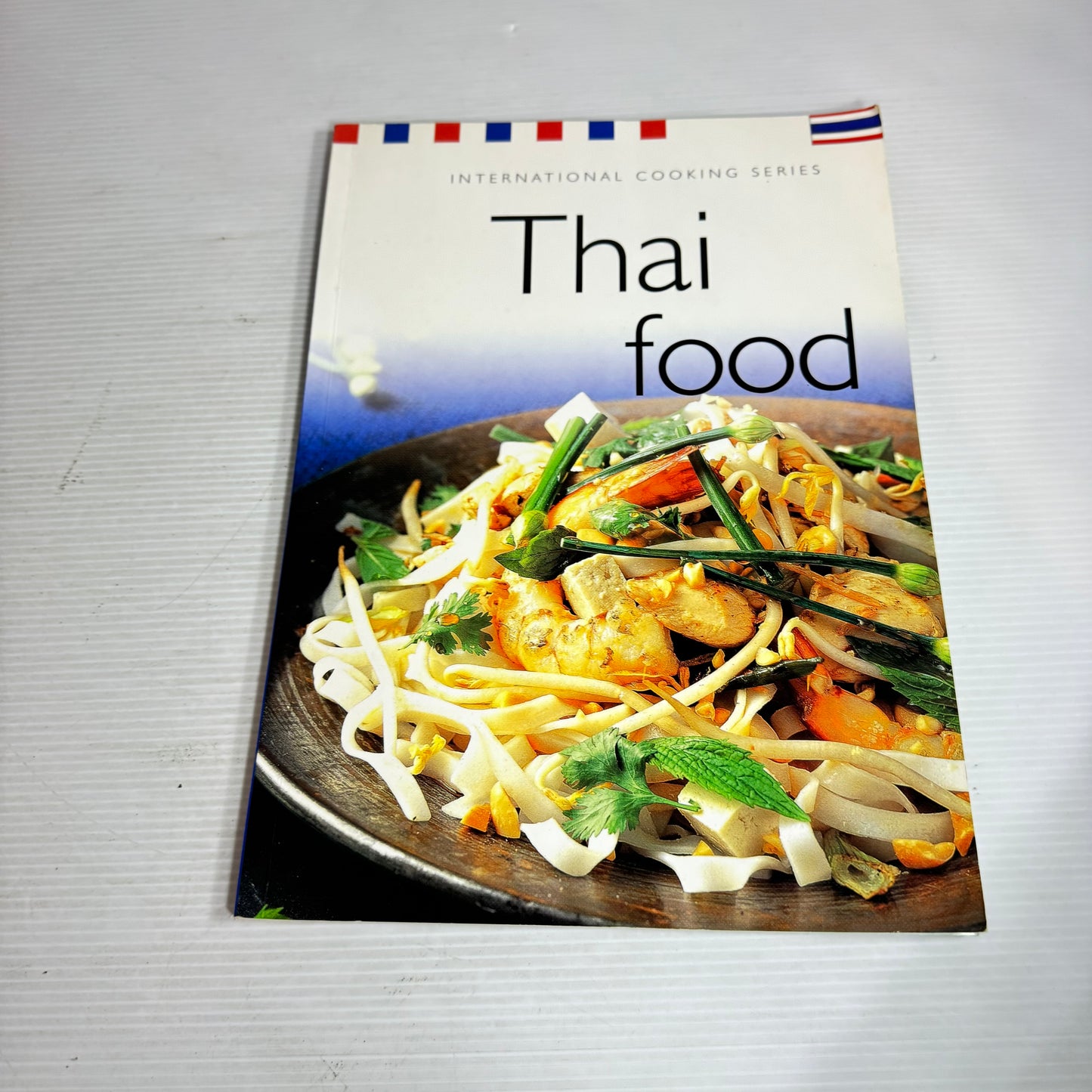 Thai Cookbook Bundle x 3 : Good Housekeeping Cookery Club Thai, Australian Women's Weekly Beginners Thai, International Cooking Series Thai Food(2927)
