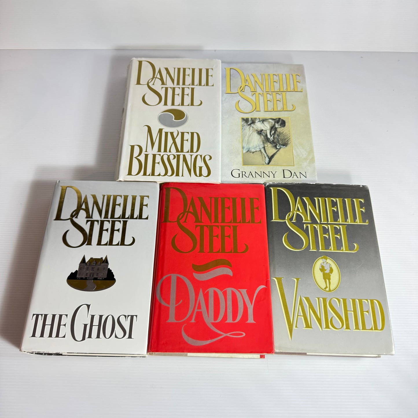Danielle Steel Book Bundle x 5 Books : Granny Dan, Mixed Blessings, Daddy, Vanished, The Ghost (3110)