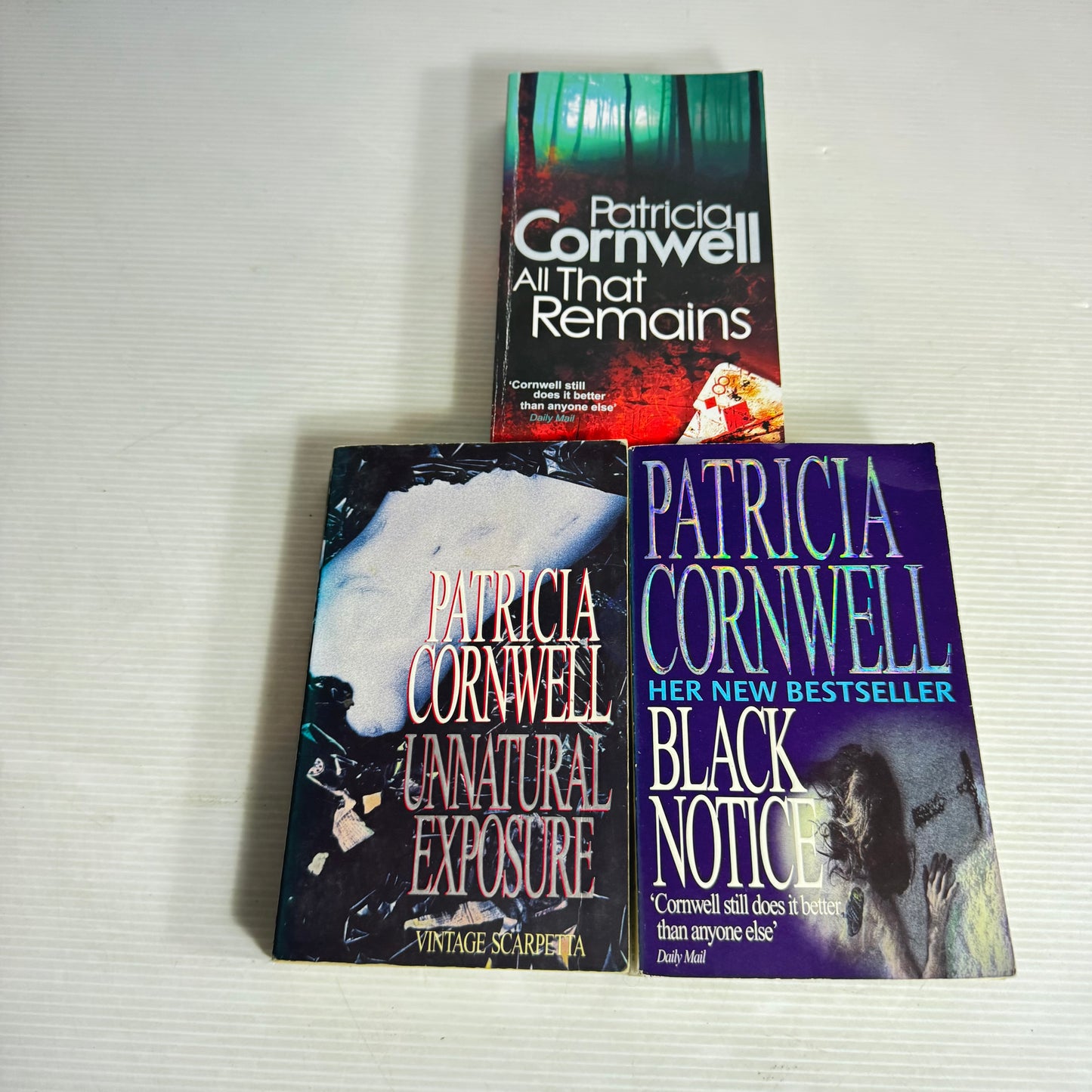 Patricia Cornwell Small Paperback Bundle x 3 : All That Remains, Unnatural Exposure, Black Notice (2978)