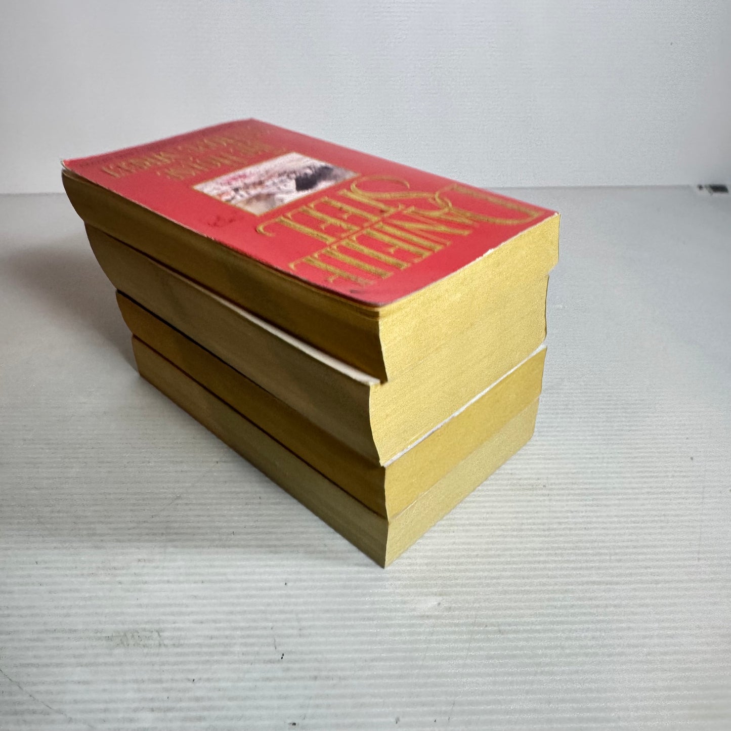 Danielle Steel Book Bundle x 4 : The Wedding, Vanished, The House of Hope Street, Wings (2844)
