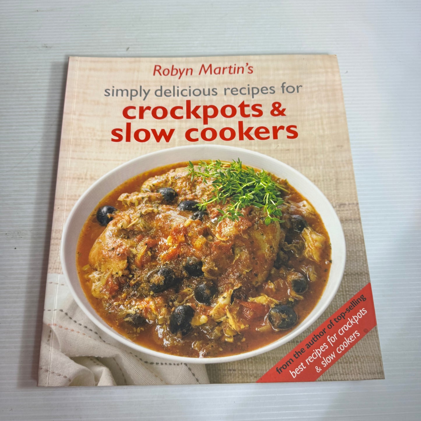 Crockpot & Slow Cooker Cookbook Bundle x 3 : Robyn Martin's Easy Budget Recipes, Robyn Martin's Simply Delicious Recipes, Keep Calm and Slow Cook (2905)
