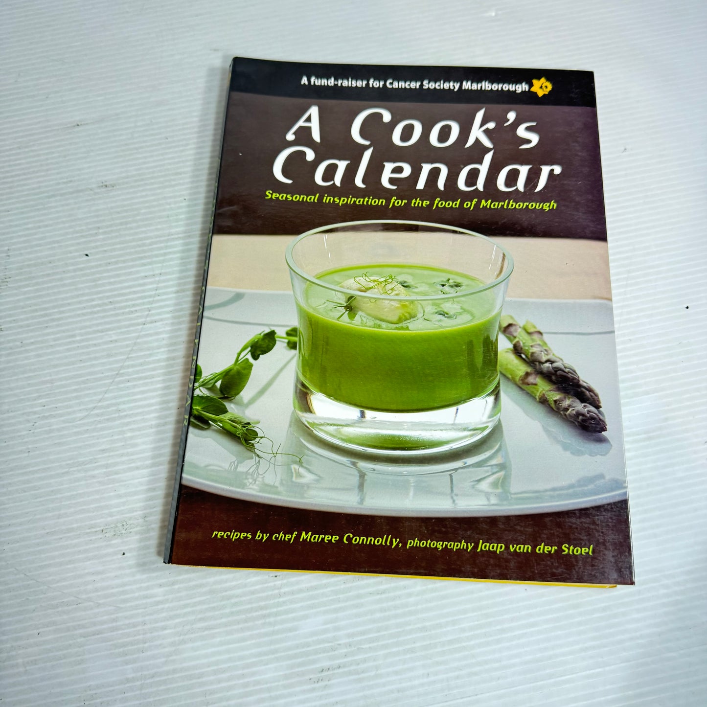 New Zealand Cookbook Bundle x 2 : A Cook's Calendar - Maree Connolly & New Zealand Food and How to Cook It - David Burton(2922)