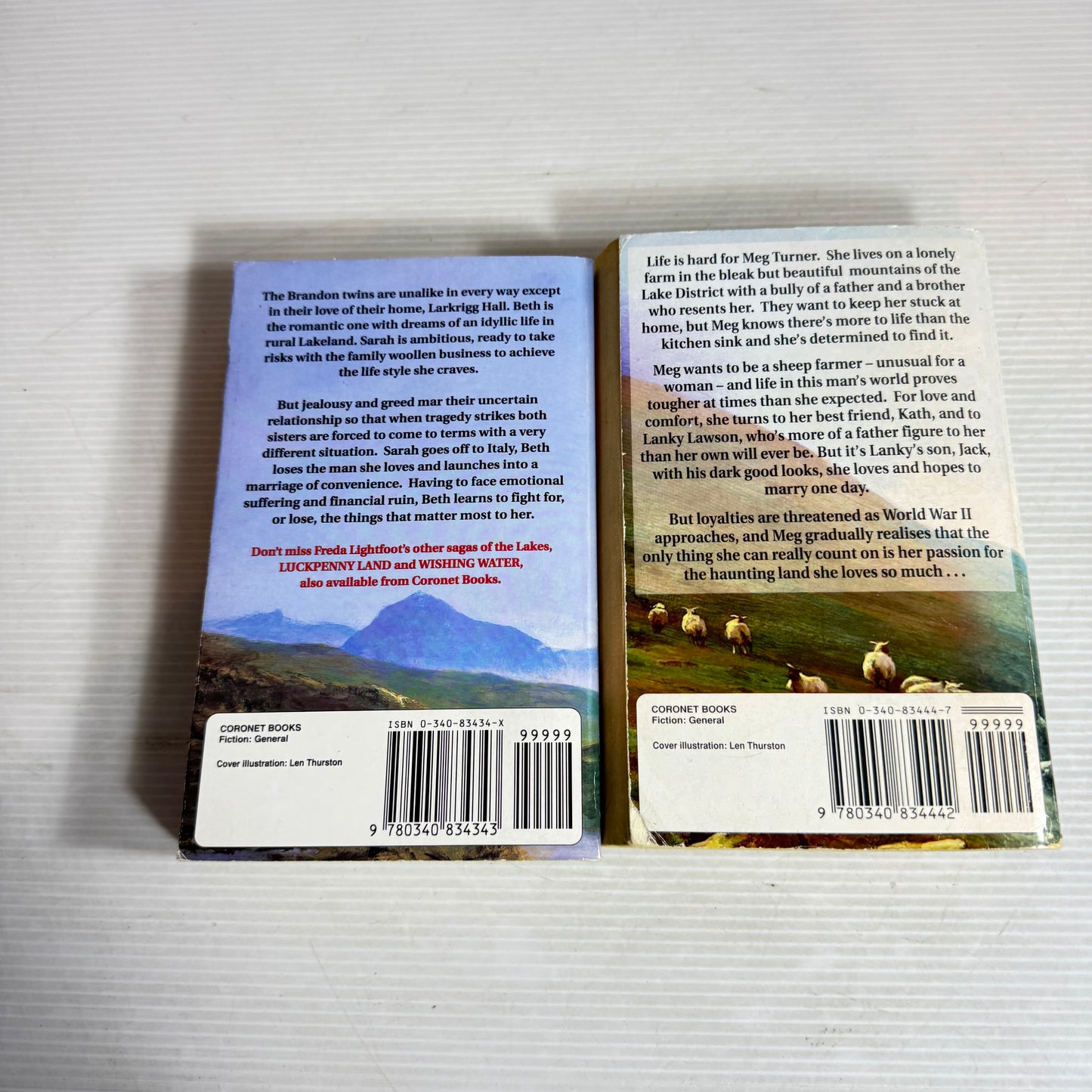 Freda Lightfoot Book Bundle x 2 : Luckpenny Land & Larkrigg Fell (2968)