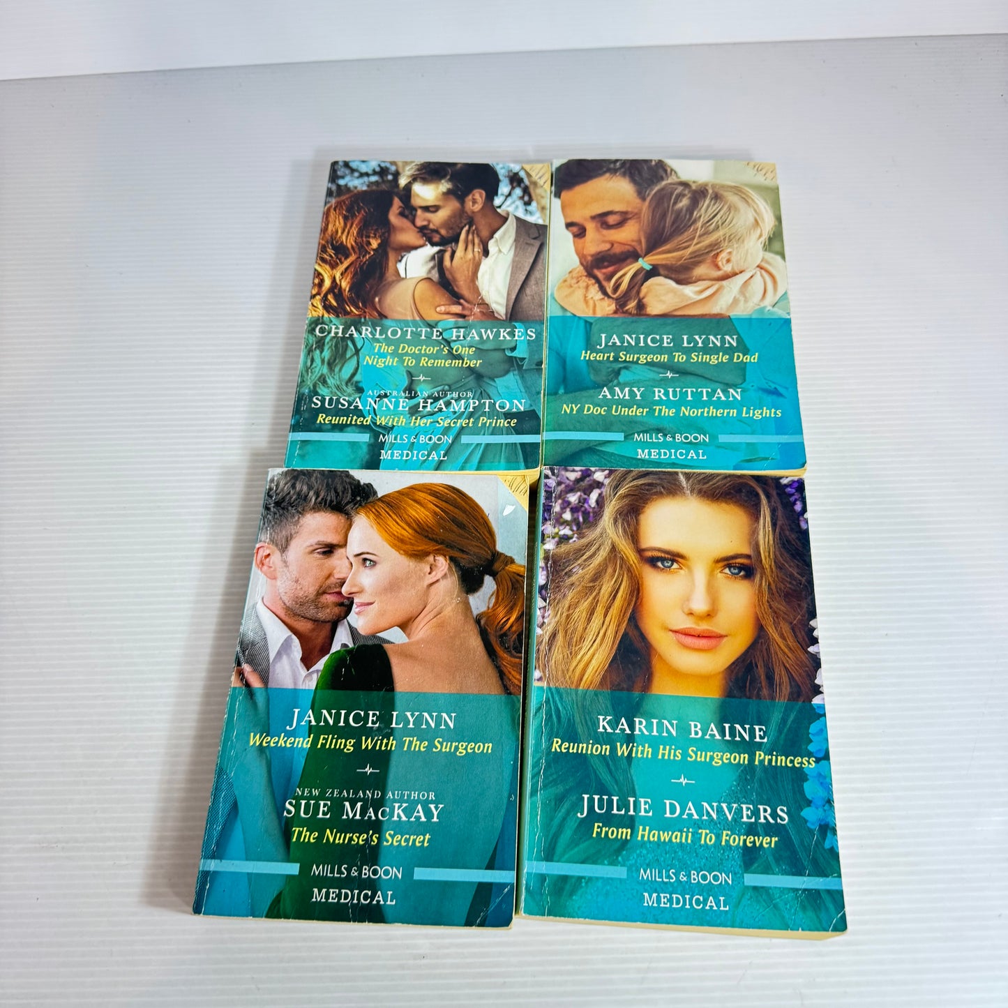 Mills & Boon Medical 2in1 Book Bundle : 4 x Books x 8 Stories (2504)