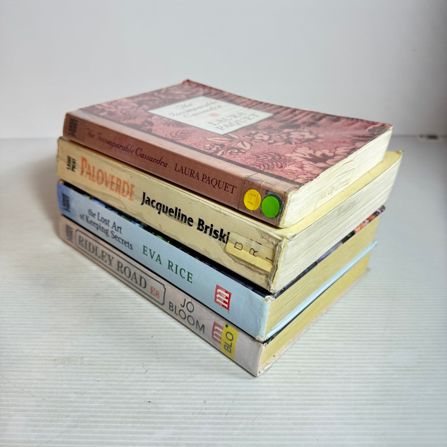 Large Print Romance Book Bundle x 4 : The Incomparable Cassandra, Paloverde, The Lost Art of Keeping Secrets, Ridley Road(2864)
