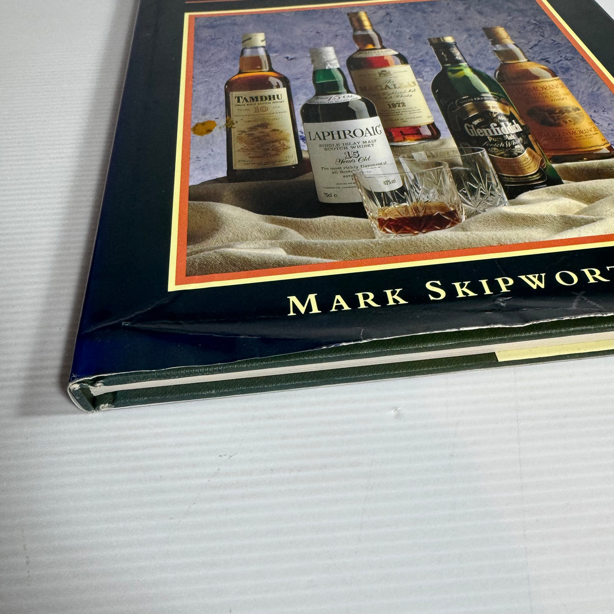 Scottish Whisky Bundle x 2 : Malt Whisky A Taste of Scotland - Graham Moore & The Scotch Whisky Book - Mark Skipworth (3478)