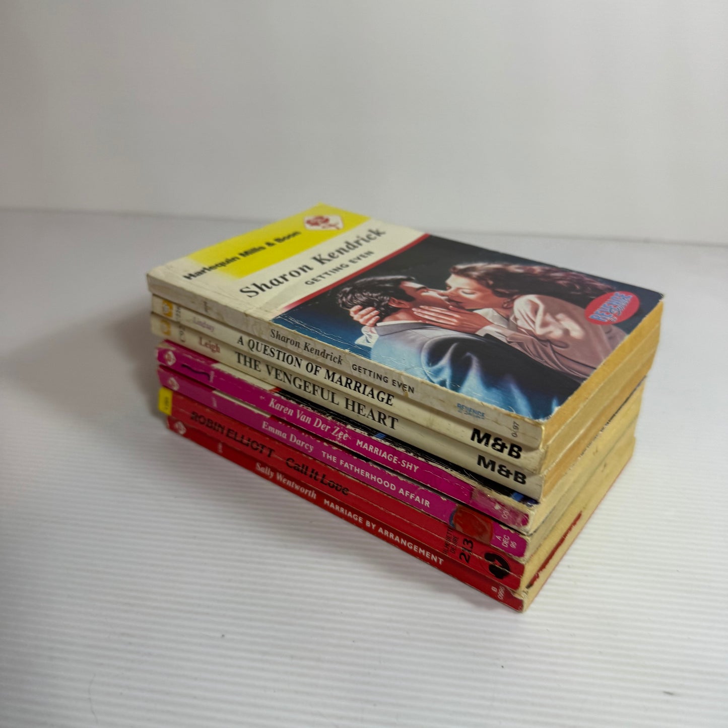 Mills & Boon Vintage Book Bundle x 7 Books (3294)
