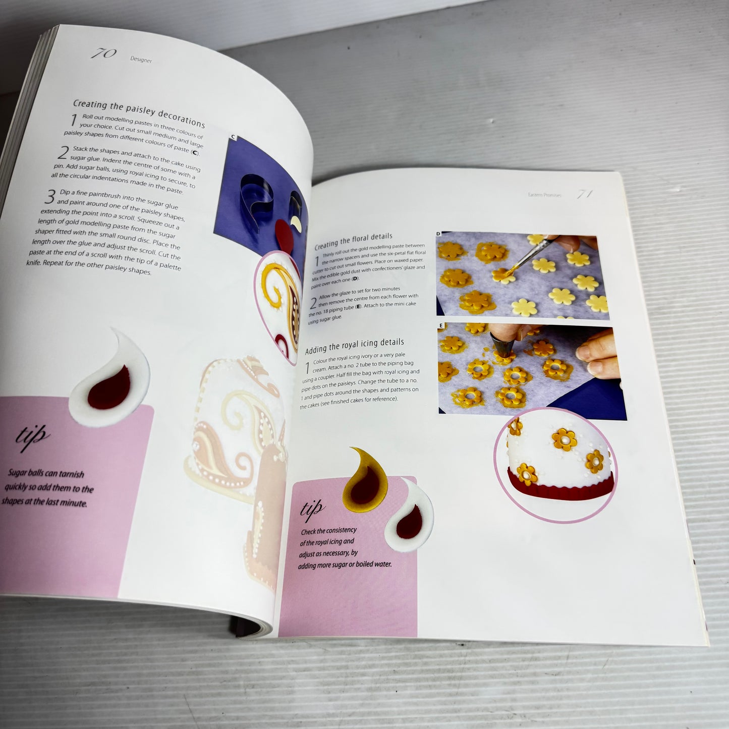Cupcake Book Bundle x 3 : Make, Bake and Decorate Cupcakes - Nancy Lambert, Retro Baking - The Australian Women's Weekly, Celebrate with Mini Cakes - Lindy Smith (3049)