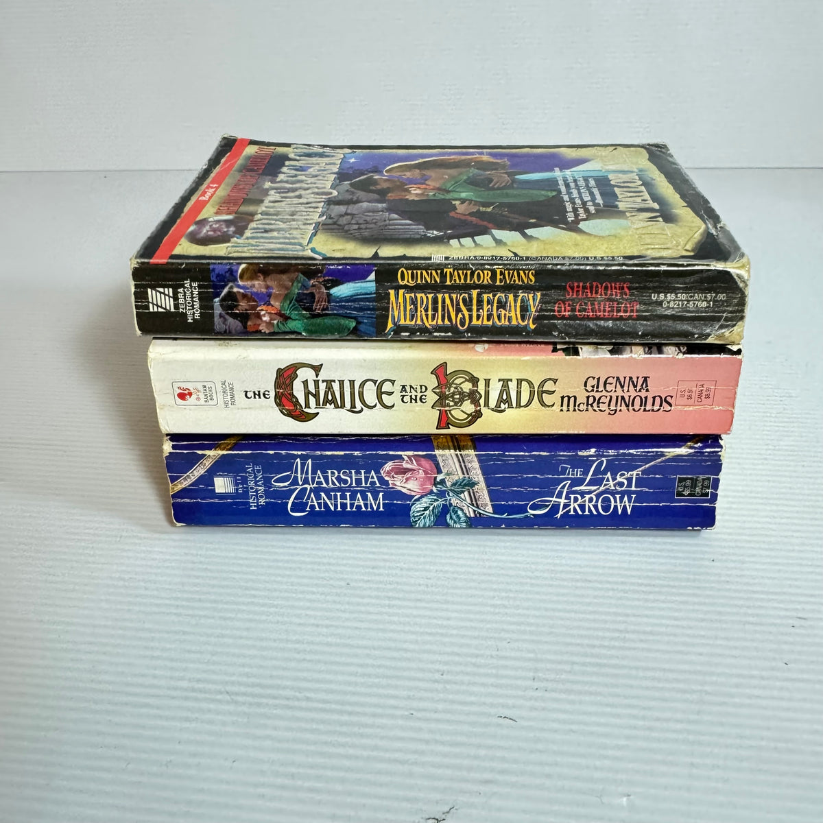 Vintage Historical Romance Bundle x 3 : Merlin's Legacy - Quinn Taylor Evans, The Last Arrow - Marsha Canham, The Chalice and the Blade - Glenna McReynolds (Vintage 1997/98)  (3404)