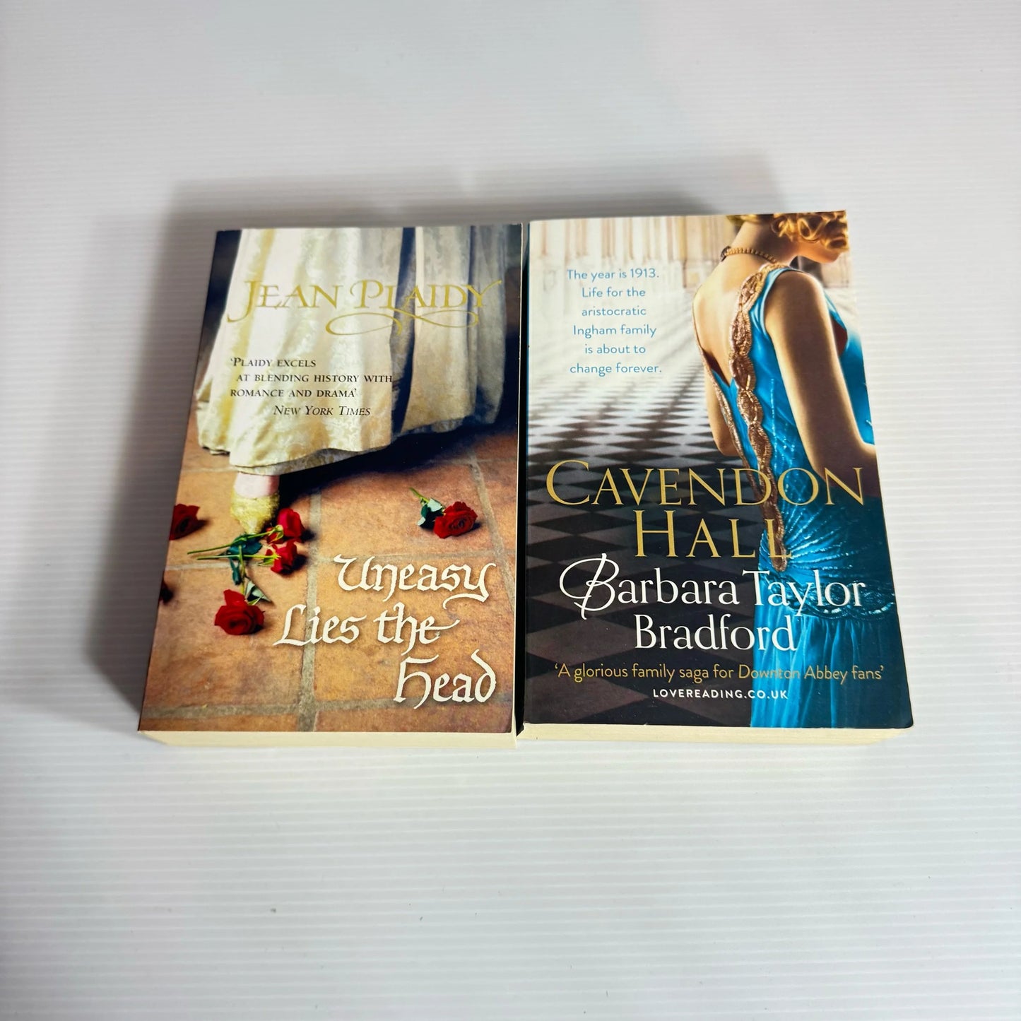 Historical Book Bundle x 2 Books : Cavendon Hall - Barbara Taylor Bradford & Uneasy Lies the Head - Jean Plaidy (2235)