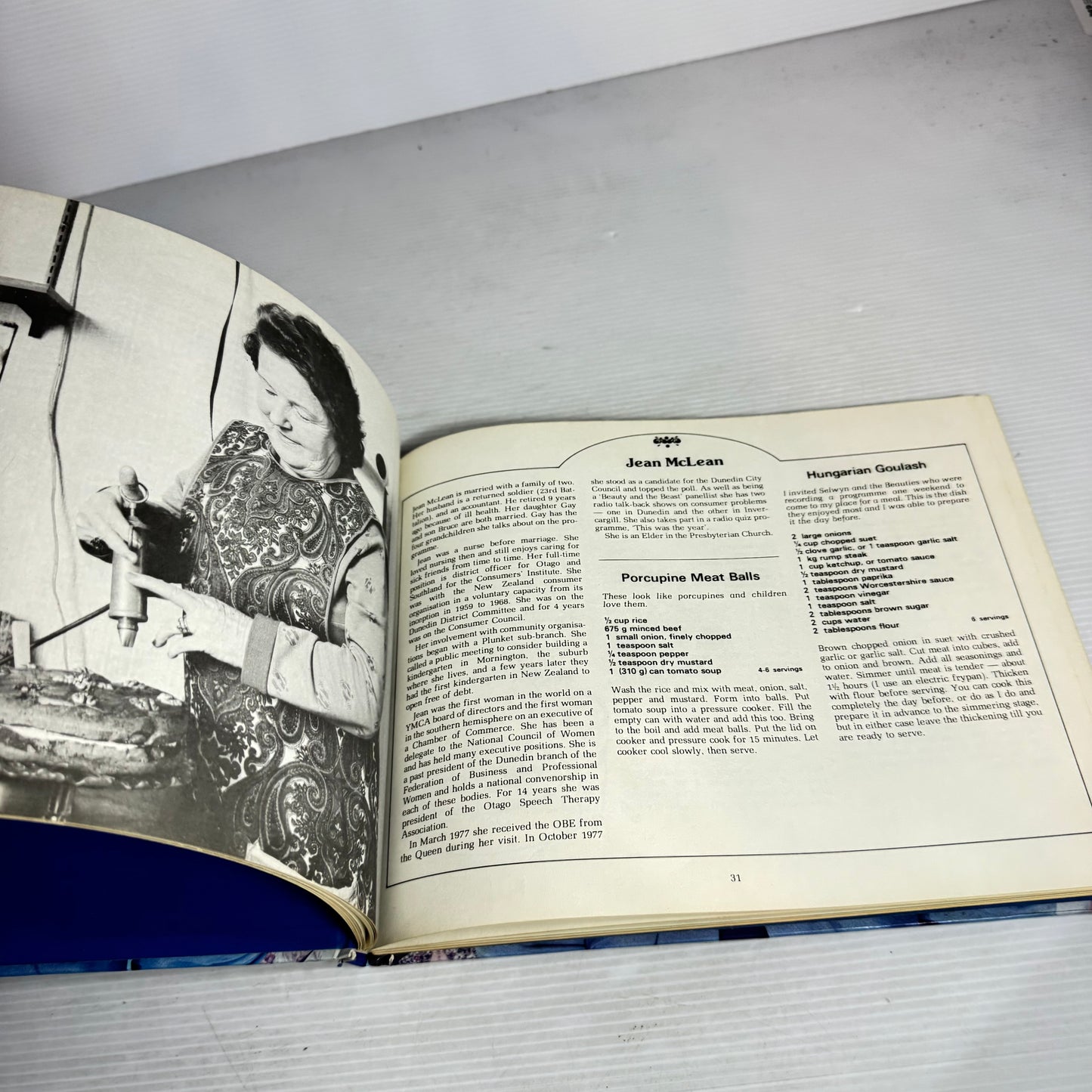 Vintage TV Cookbook Bundle x 3 : The Des Britten Cookbook, Beauty and the Beast Cookbook - Anne Toft, Graham Kerr's Minimax Cookbook (3050)