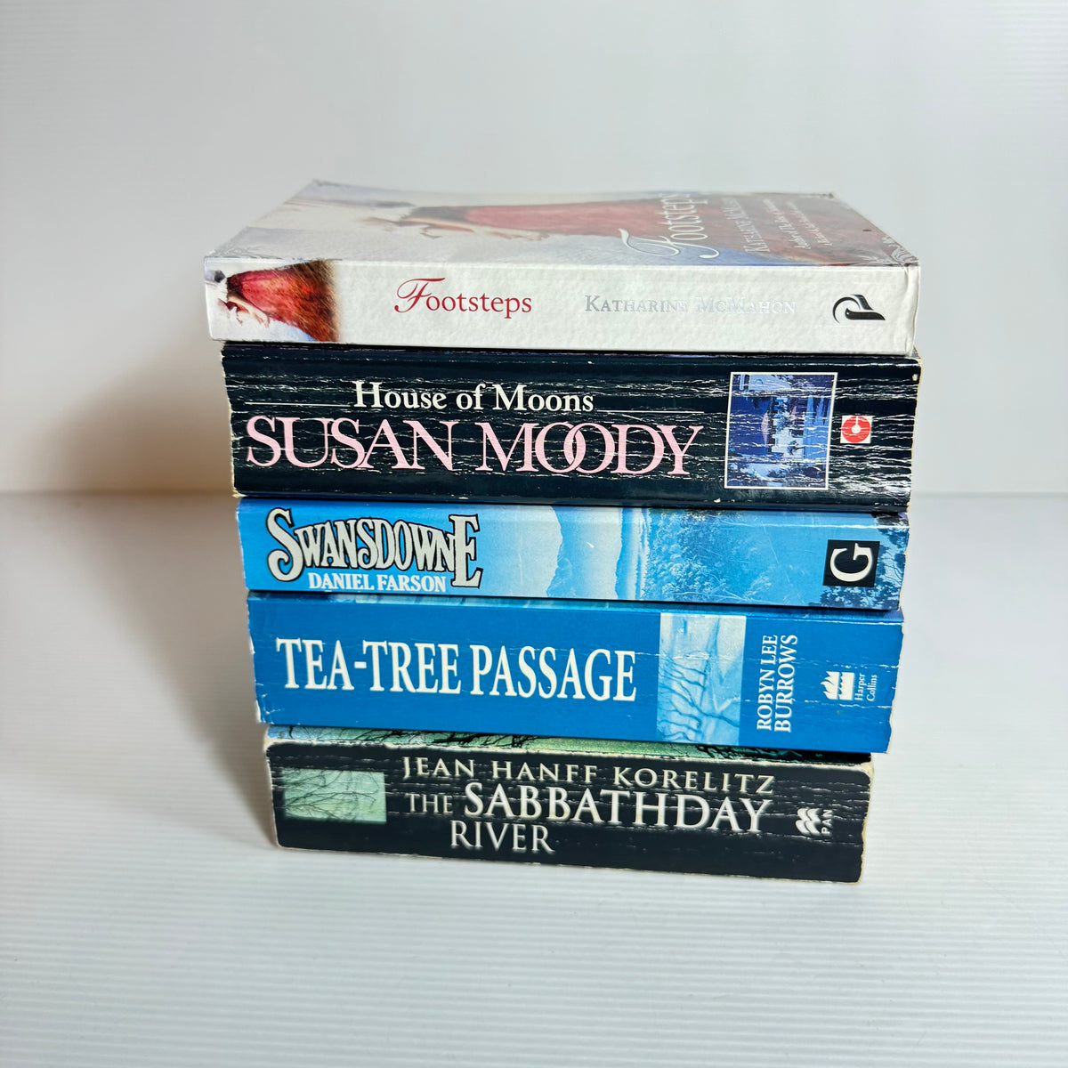 Family Saga Bundle x 5 : Swandsdowne - Daniel Farson, House of Moons - Susan Moody, Footsteps - Katharine McMahon, The Sabbathday River - Jean Hanff Korelitz, Tea-Tree Passage - Robyn Lee Burrows