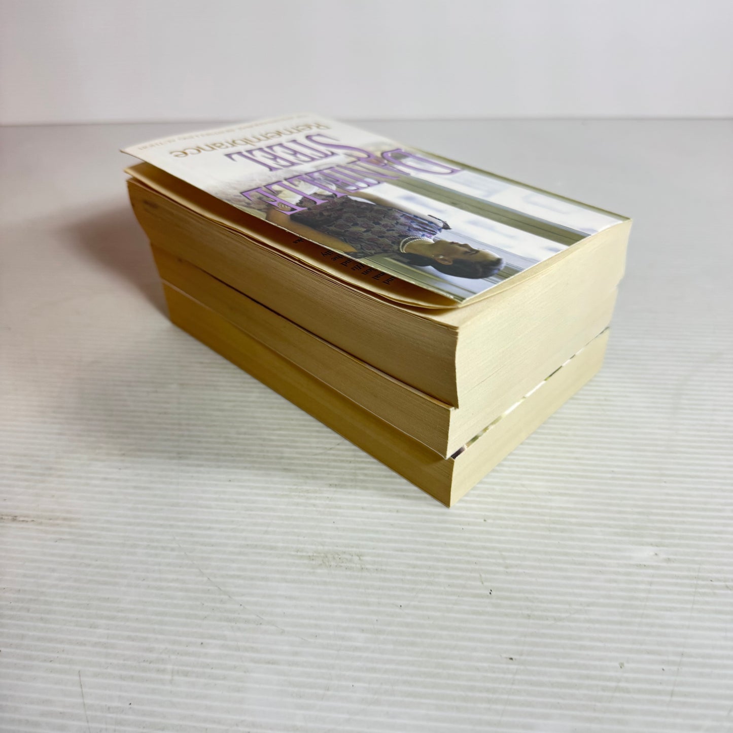 Danielle Steel Book Bundle x 3 : Remembrance, Summer's End, Kaleidoscope (2840)