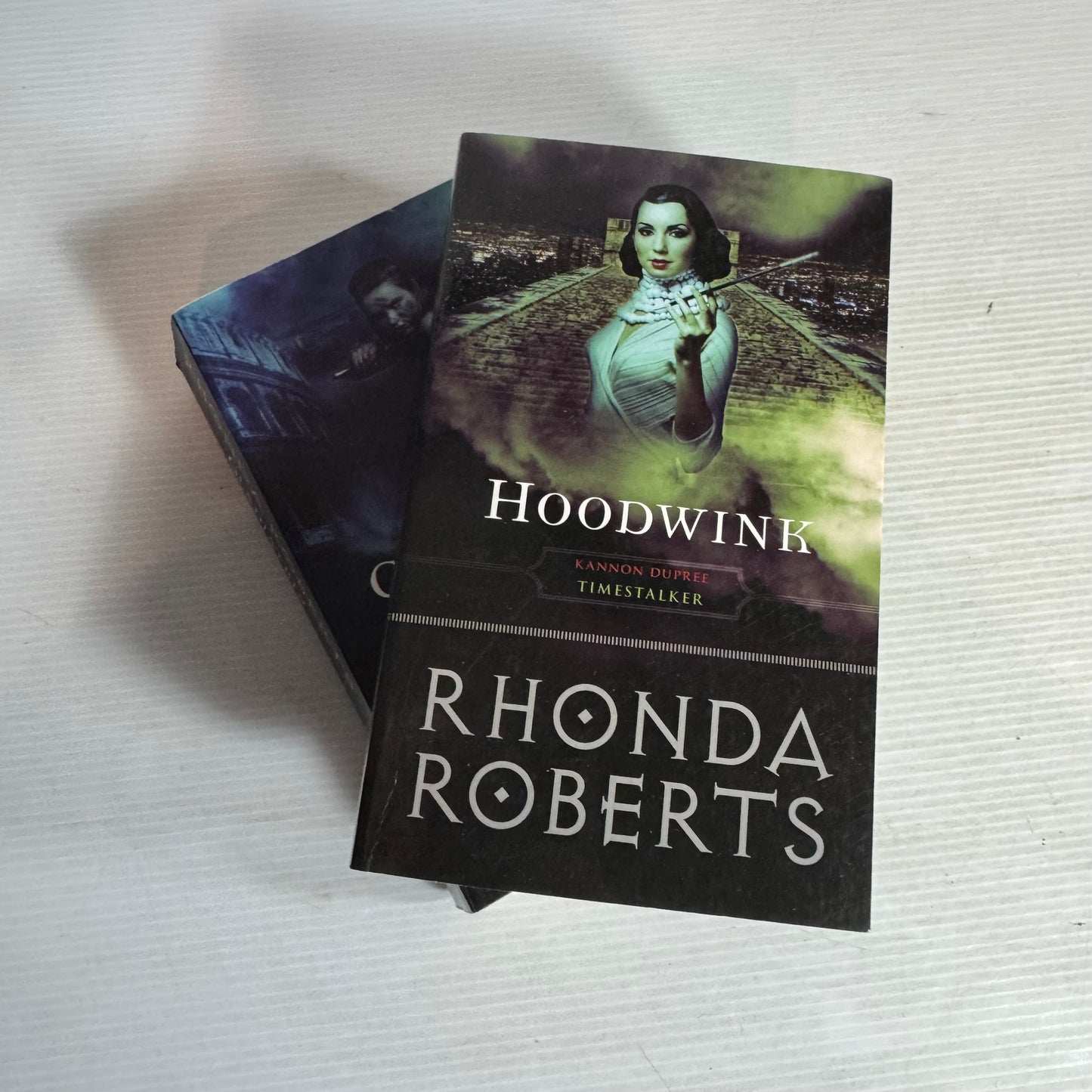 Rhonda Roberts Timestalker Book Bundle x 2 : Hoodwink & Gladiatrix (2954)