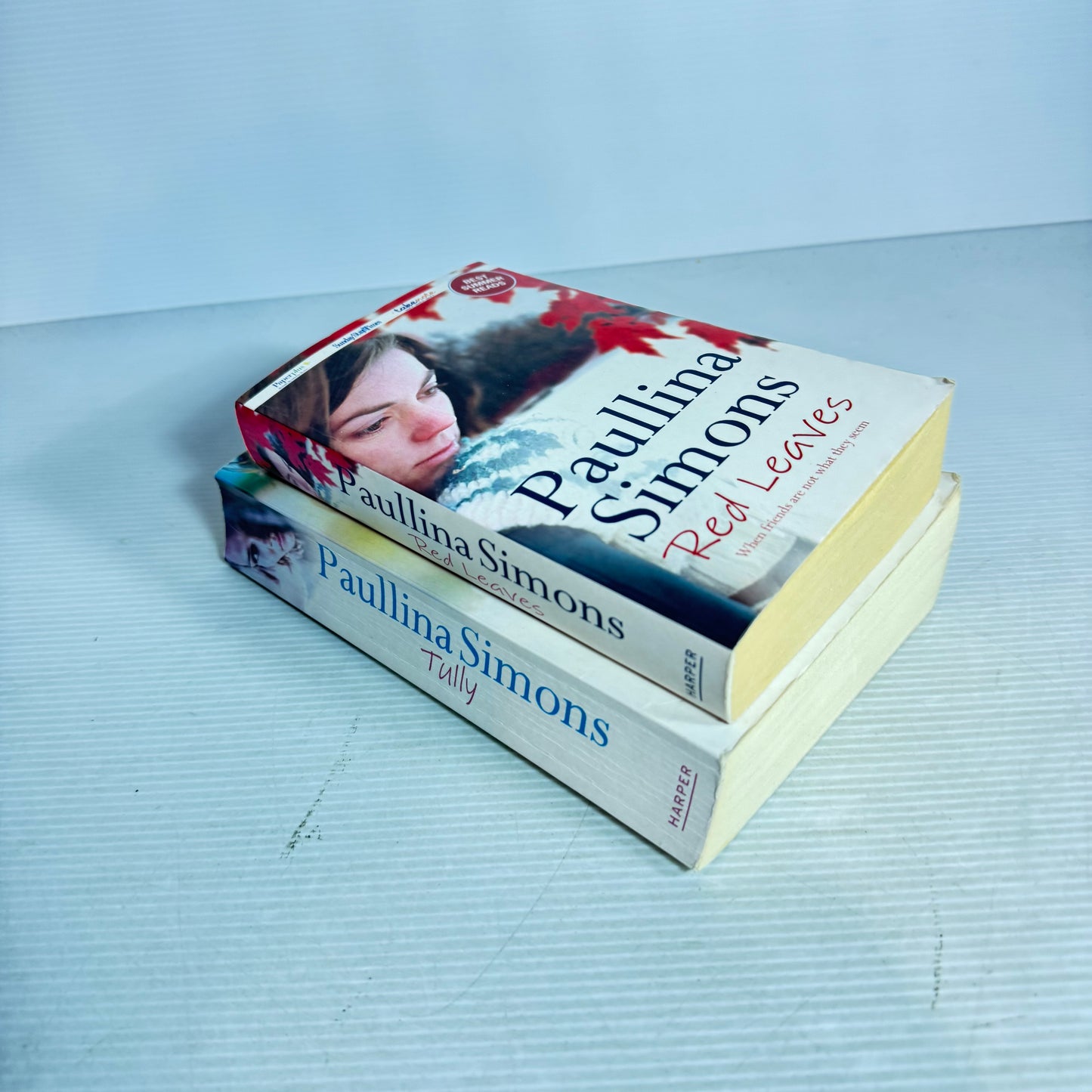 Paullina Simons Book Bundle x 2 : Red Leaves & Tully (3031)