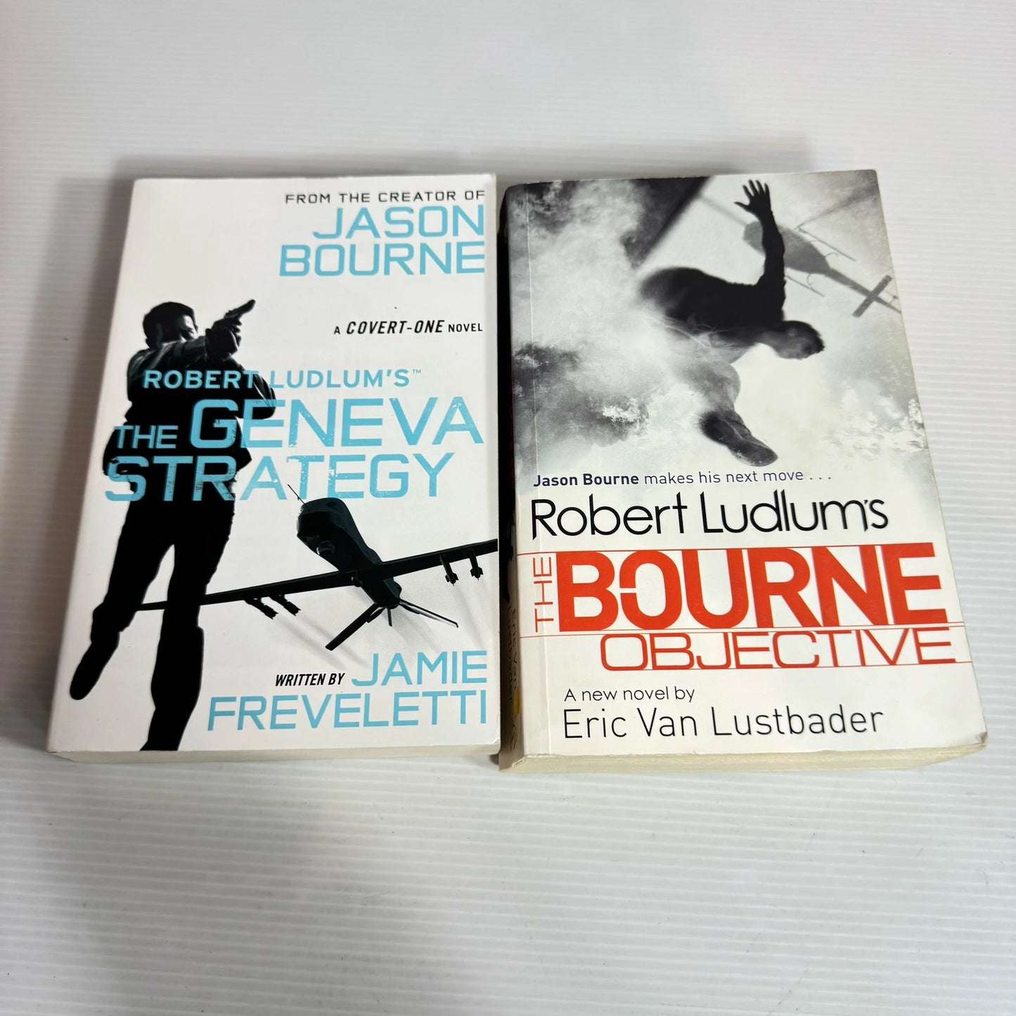 Robert Ludlum Book Bundle x 2 : The Bourne Objective & The Geneva Strategy (2300)