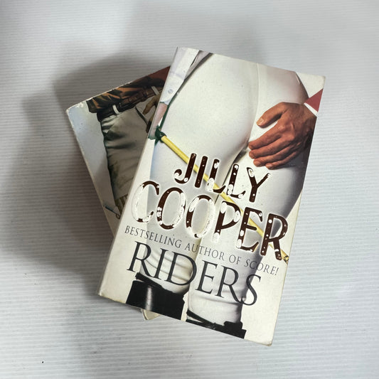 Jilly Cooper Book Bundle x 2 Books : Riders & Polo (2520)
