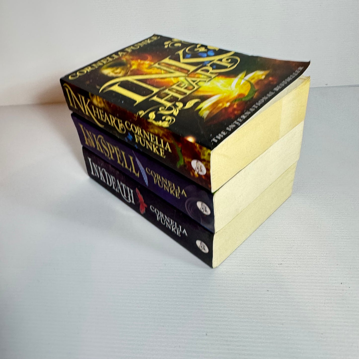 Ink Heat Trilogy Book Bundle x 3 : Ink Hearts, Ink Spell, Ink Death - Cornella Funke (3088)