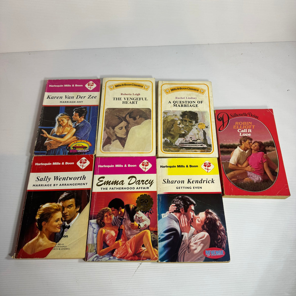 Mills & Boon Vintage Book Bundle x 7 Books (3294)