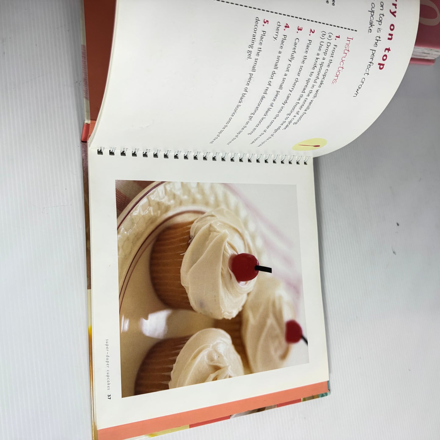 Cupcake Book Bundle x 3 Books : 500 Cupcakes, Cupcakes & Muffins, Super-duper Cupcakes (3223)