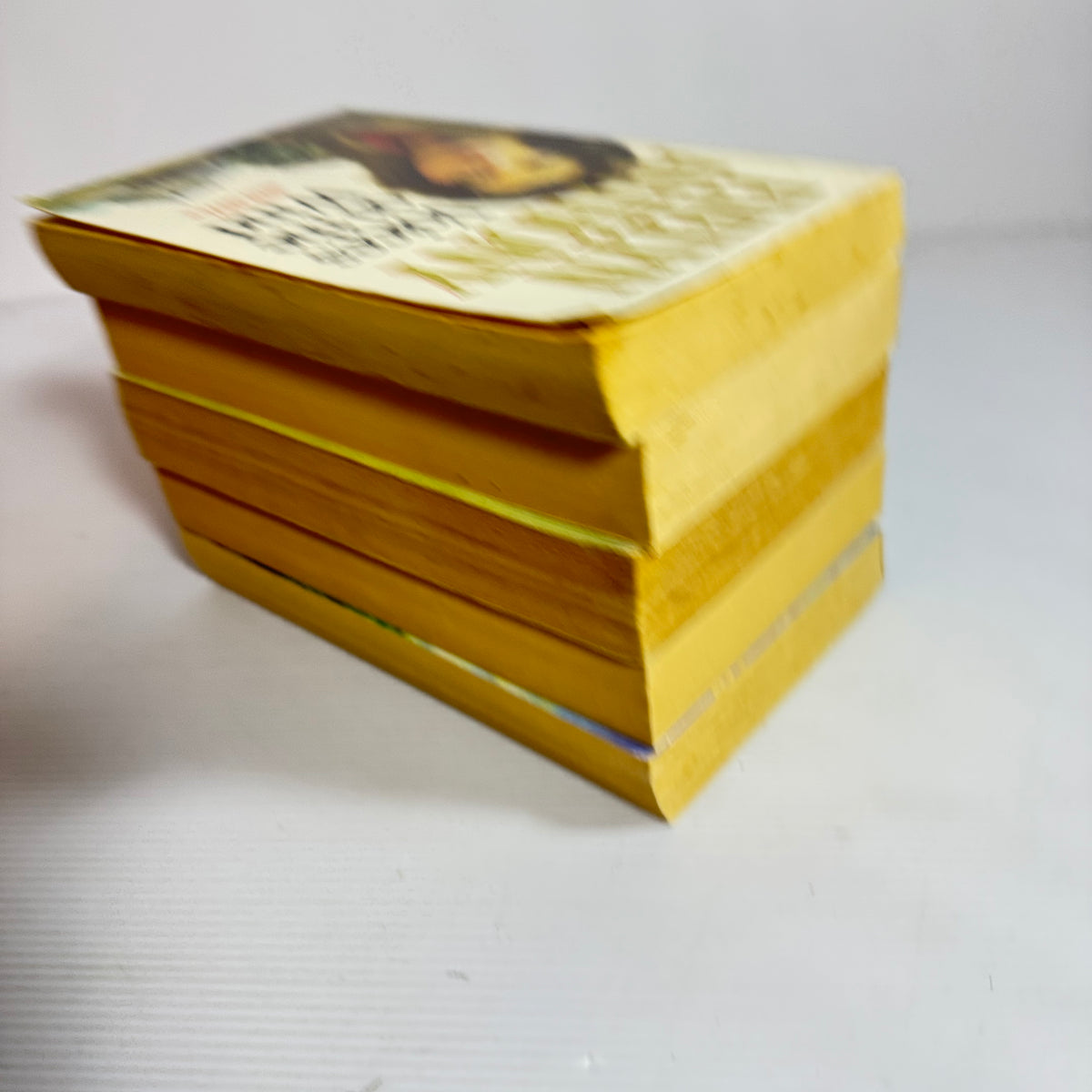 Historical Romance Bundle x 5 : Hearts of Gold - Jessica Stirling, To Wed A Wicked Prince - Jane Feather, The Firebrand - Susan Wiggs, Touch Not the Cat & The Last Enchantment - Mary Stewart,(3396)