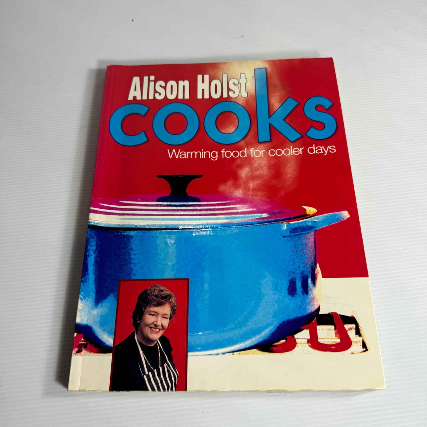 Alison Holst Cookbook Bundle x 2 : Cooks : Cool Food For Warmer Days & Warming Food For Cooler Days (3250)