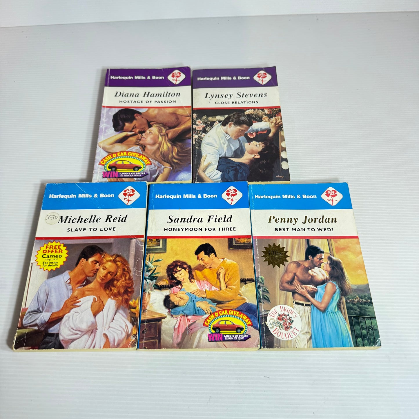 Mills & Boon Vintage Book Bundle x 5 Books (2411)