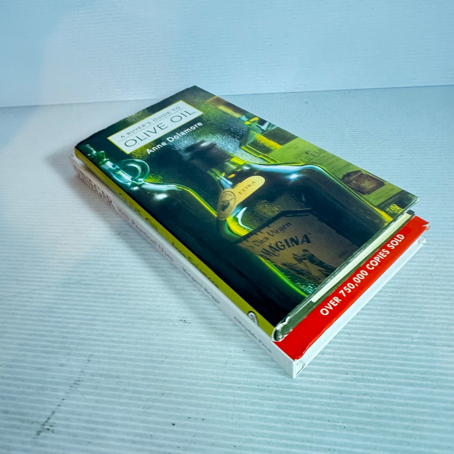 Olive Oil & Vinegar Book Bundle x 2 : A Buyer's Guide to Olive Oil - Anne Dolamore & Vinegar 1001 Practical Uses(2886)