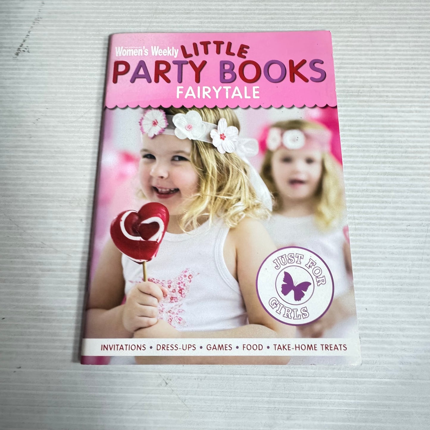 Birthday Party Cookbook Bundle x 3 : The Australian Women's Weekly Little Party Books Fairytale, Kids' Party Food - Family Circle, Birthday Cakes (3043)