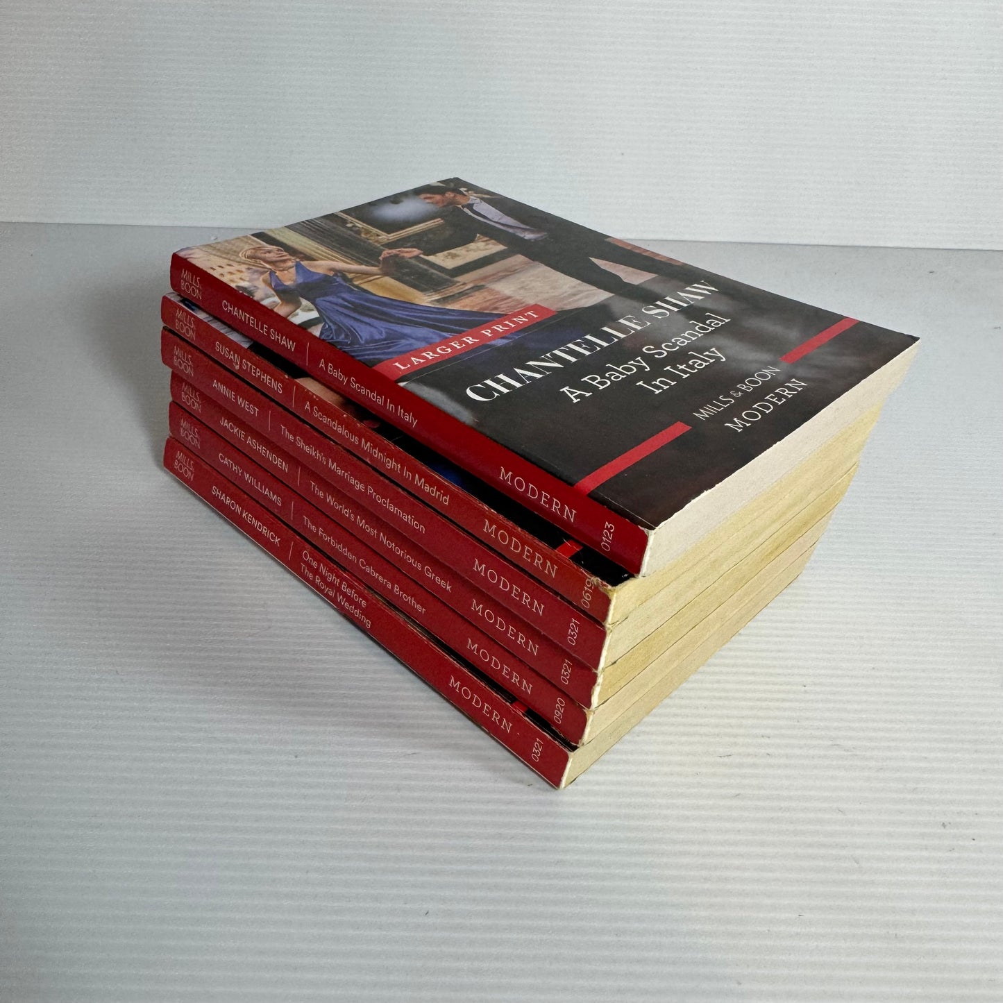 Mills & Boon Modern Large Print Book Bundle x 6 Books (3173)
