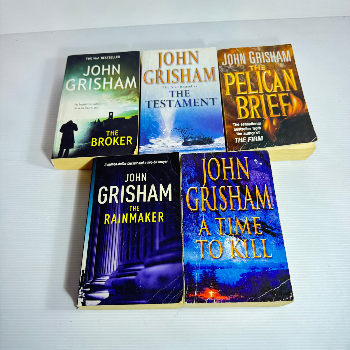 John Grisham Bundle x 5 : The Broker, The Testament, The Pelican Brief, A Time To Kill, The Rainmaker (3435)