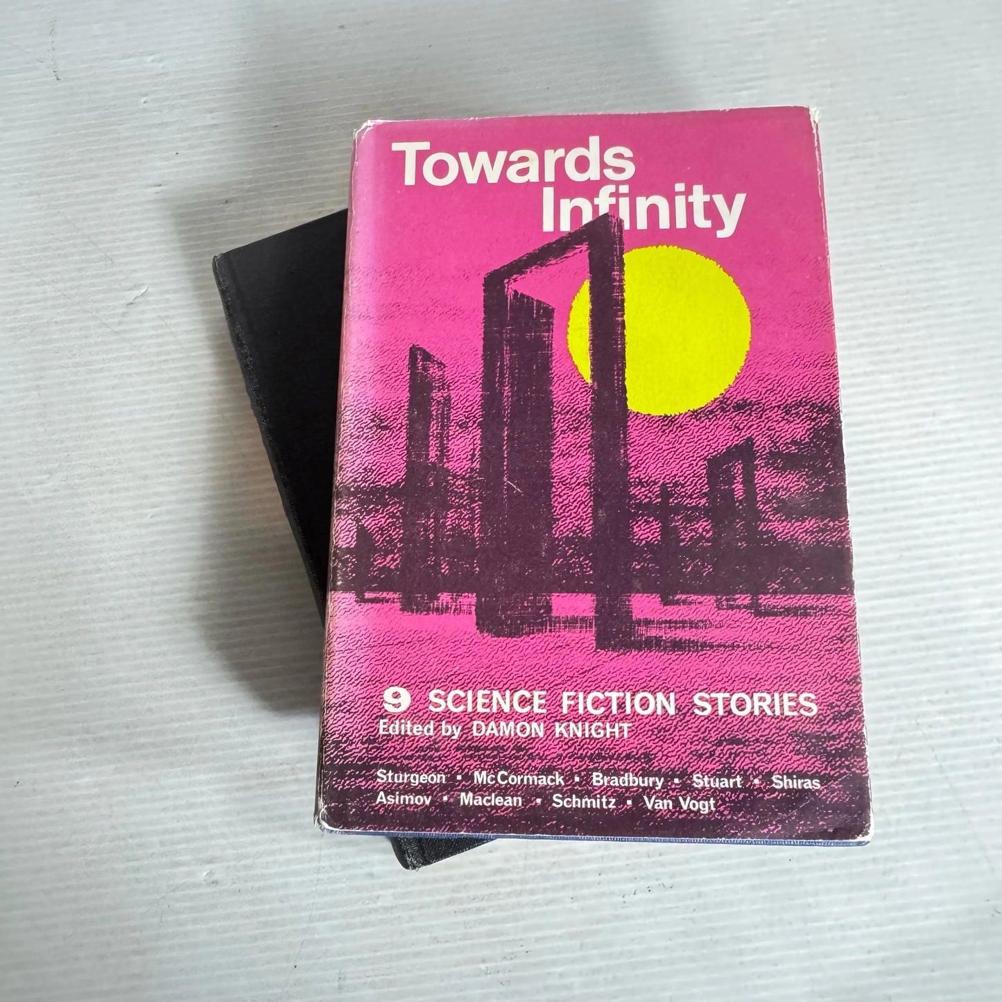 Science Fiction Book Bundle x 2 Books : Towards Infinity : 9 Science Fiction Stories 1968 & Great Stories of Science Fiction 1954 (2083)