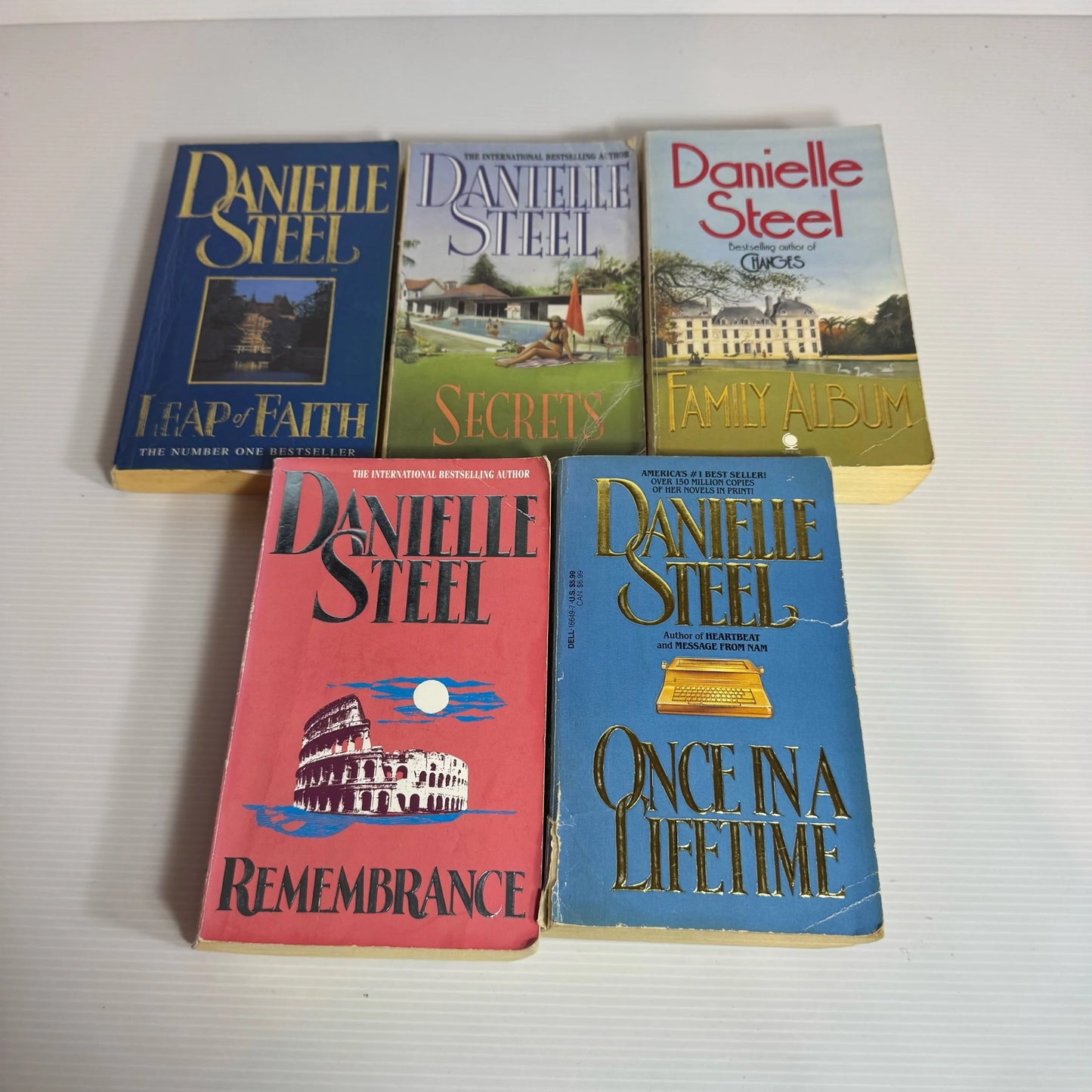 Danielle Steel Book Bundle x 5 Books (2146)