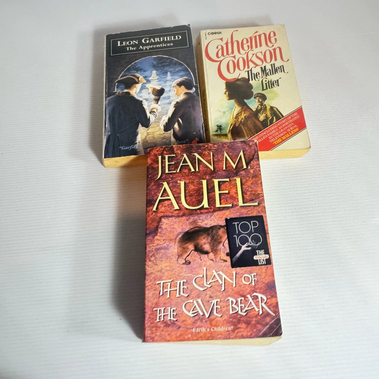 Historical Book Bundle x 3 Books : The Apprentices - Leon Garfield, The Mallen Litter - Catherine Cookson, The Clan of the Cave Bear - Jean M. Auel(2209)