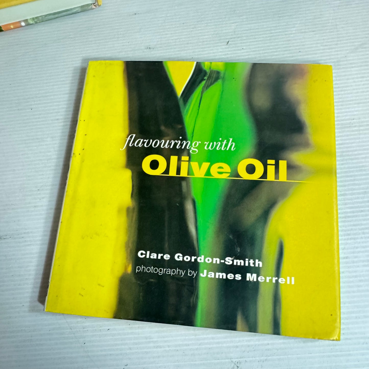 Olive Oil & Vinegar Book Bundle x 2 : Dumont's Lexicon of Oil & Vinegar, Flavouring with Olive Oil - Clare Gordon-Smith (2884)
