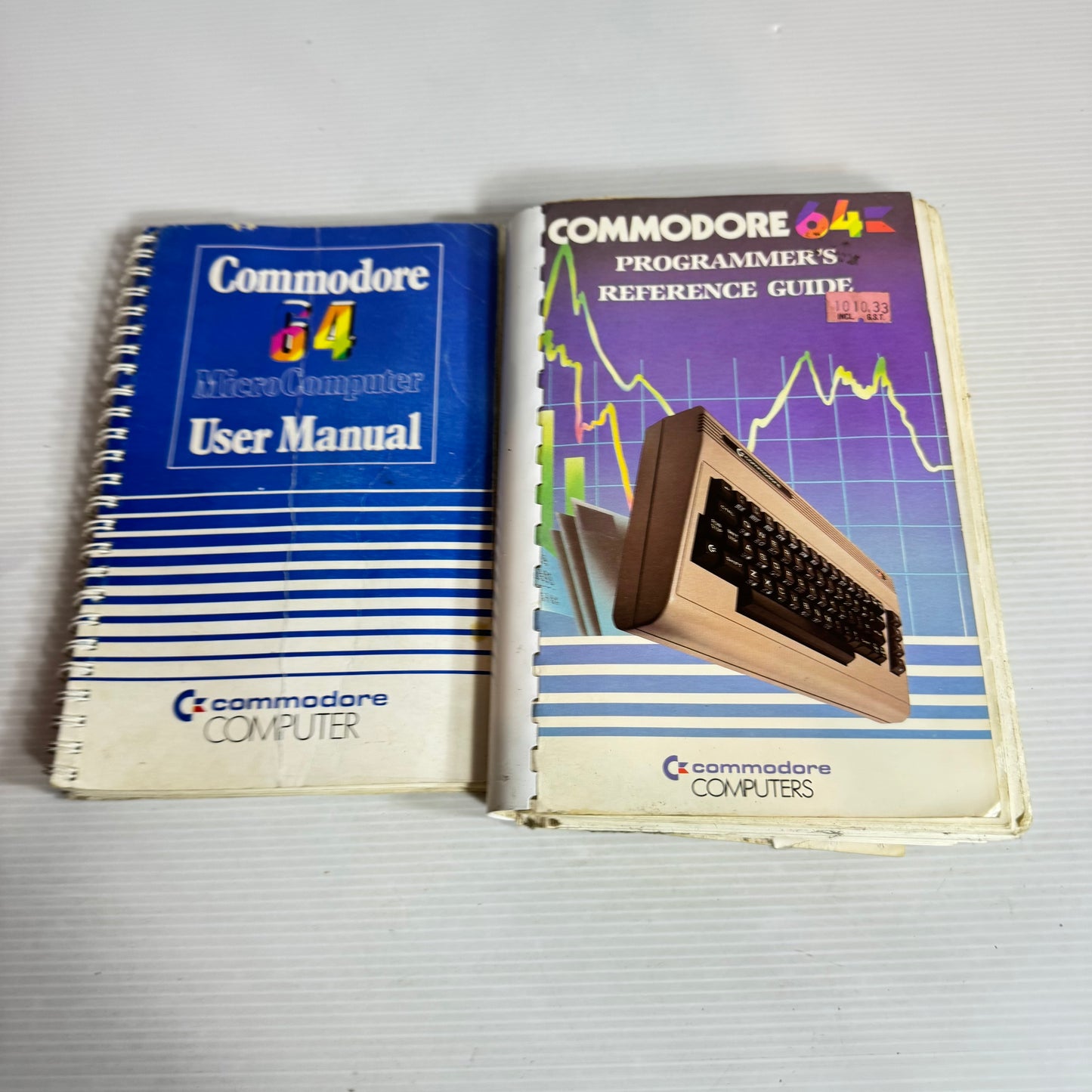 Commodore 64 Manuals x 2 Manuals : (Vintage 1984) (2544)