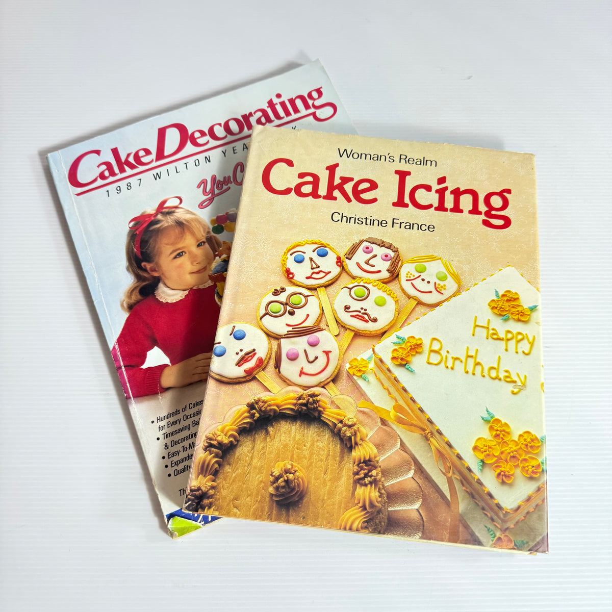 Cake Decorating Book Bundle x 2 : Woman's Realm Cake Icing - Christine France (Vintage 1984) & Cake Decorating 1987 Wilton Yearbook(3218)