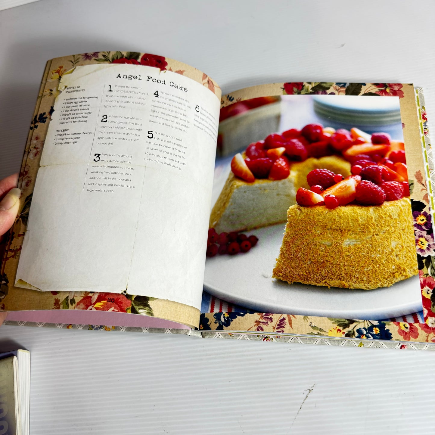 Baking Book Bundle x 3 : Cake Bible, Sweet and Simple Chocolate, Grandma's Sweet Treats (3206)