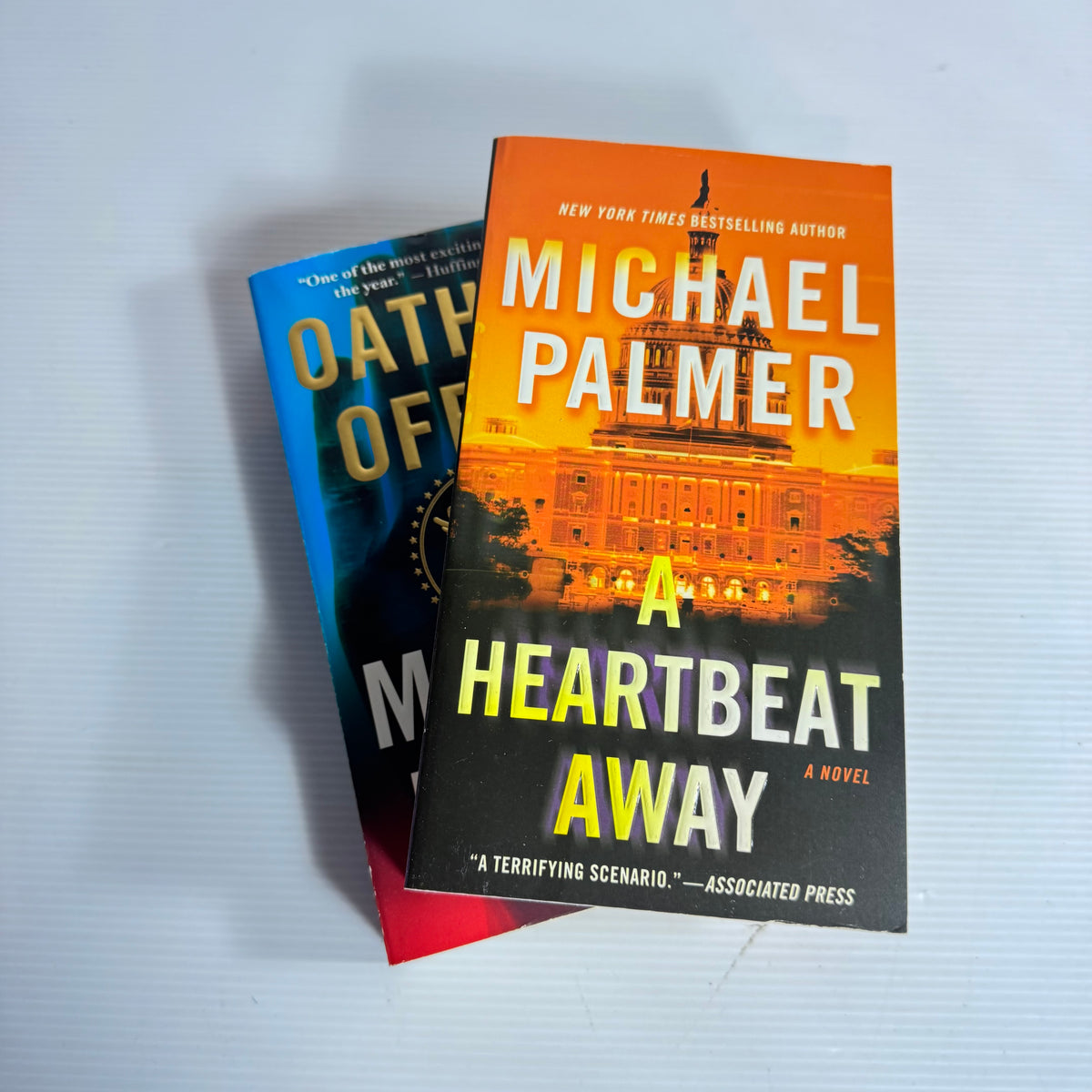 Michael Palmer Bundle x 2 : A Heartbeat Away & Oath Of Office (3436)