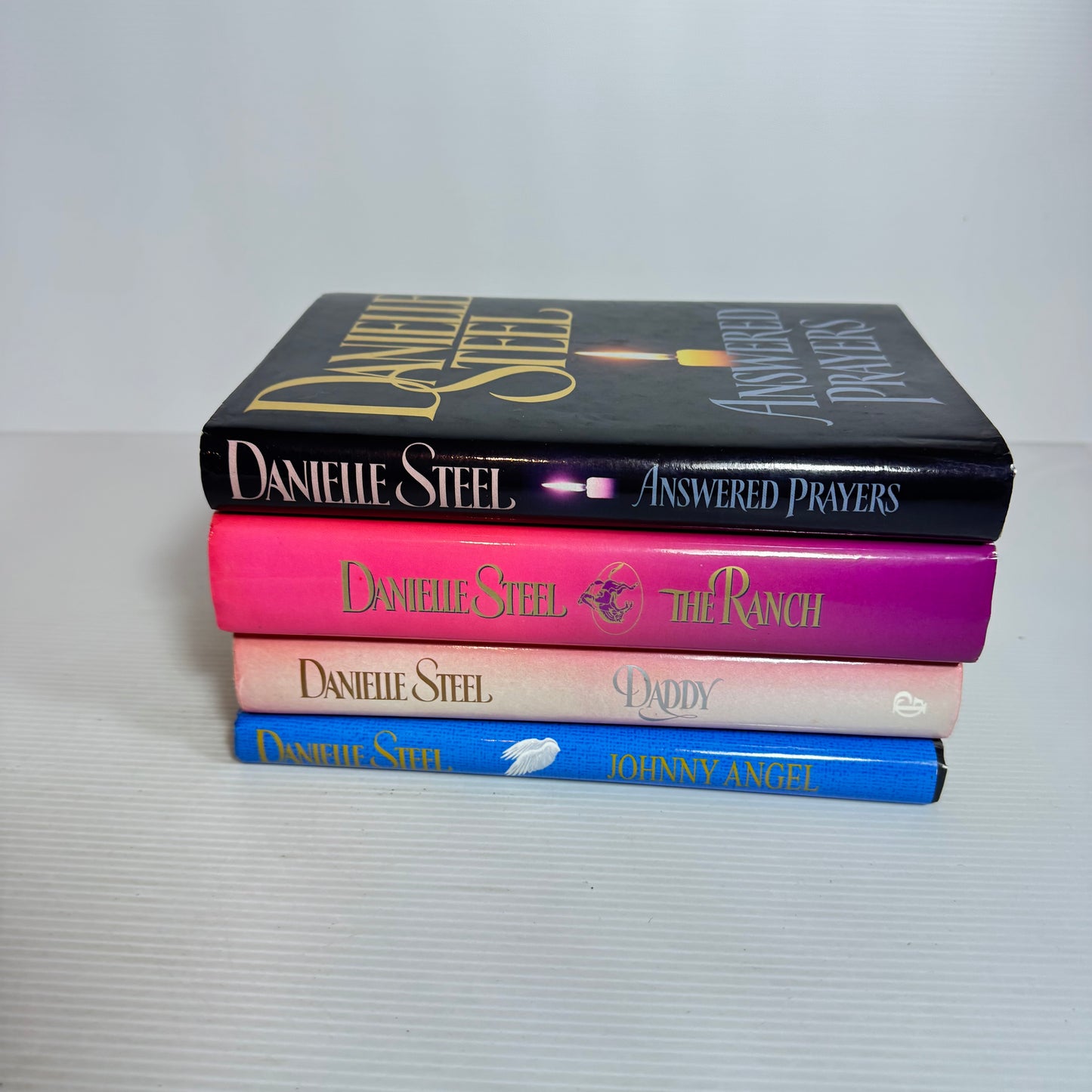 Danielle Steel Medium Hardcover Book Bundle x 4 Books (2461)