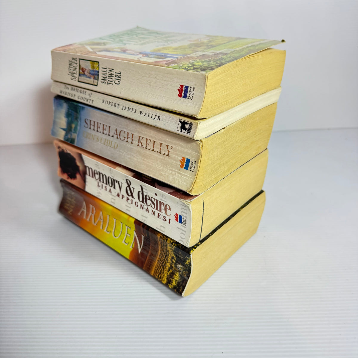 Romantic Family Saga Bundle x 5 : Small Town Girl - La Vyrle Spencer, Erin's Child - Shellagh Kelly, Araluen - Judy Nunn, Memory & Desire - Lisa Appignanesi, The Bridges of Madison County - Robert James Waller(3359)