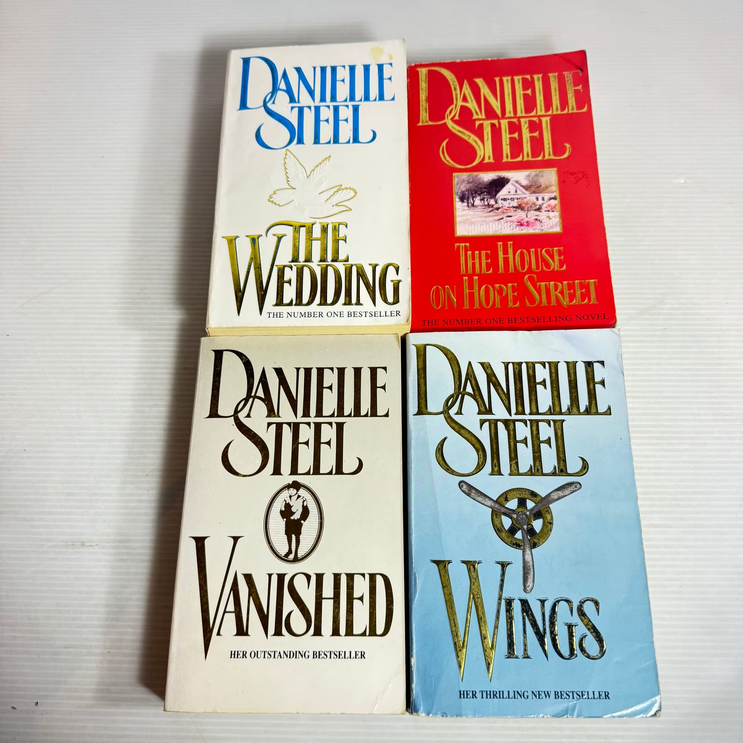 Danielle Steel Book Bundle x 4 : The Wedding, Vanished, The House of Hope Street, Wings (2844)